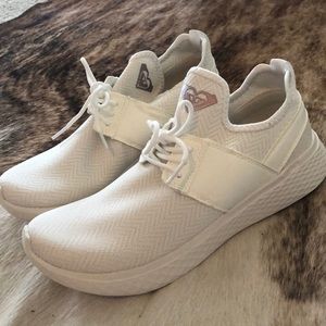 Roxy New Shoes Size 8.5